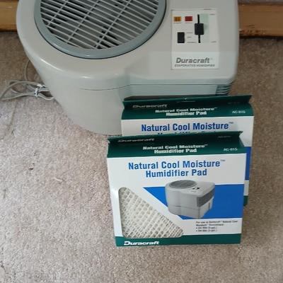 Duracraft Corp. Evaporative Humidifier with two new filters