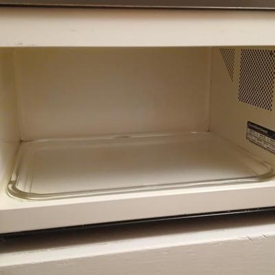 GE Microwave oven