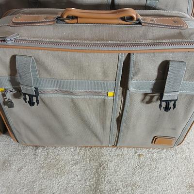 Palm Springs luggage - 5 piece set appears new