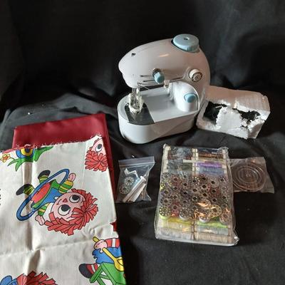 New Small sewing genie sewing machine with accessories