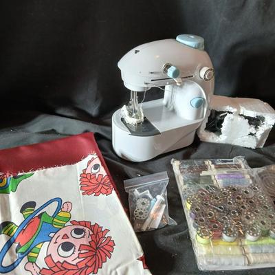 New Small sewing genie sewing machine with accessories