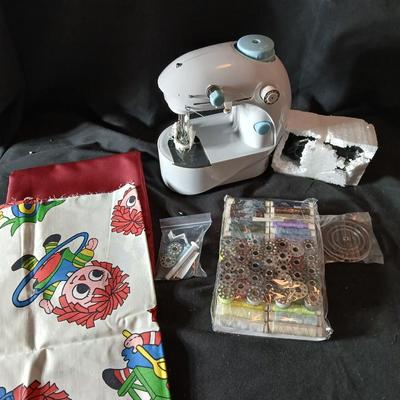 New Small sewing genie sewing machine with accessories