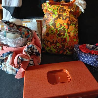 Sewing and crafting items with nice sewing box kit of thread