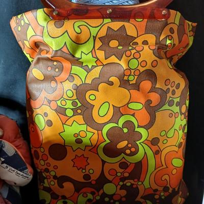 Sewing and crafting items with nice sewing box kit of thread