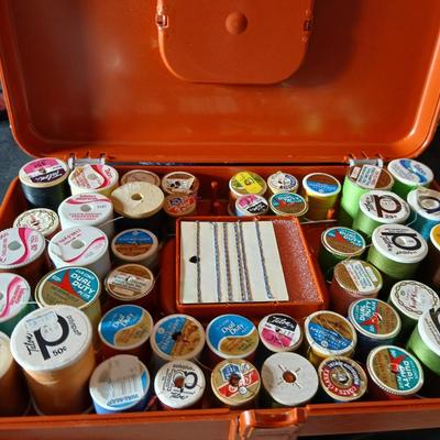 Sewing and crafting items with nice sewing box kit of thread