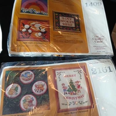 Sewing and crafting items with nice sewing box kit of thread