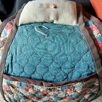 Sewing and crafting items with nice sewing box kit of thread