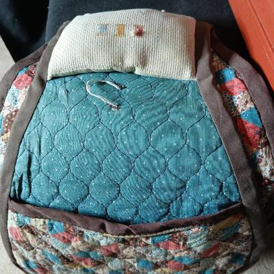 Sewing and crafting items with nice sewing box kit of thread