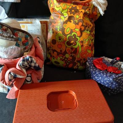 Sewing and crafting items with nice sewing box kit of thread