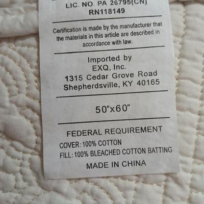 Beautiful Quilt with Quilted wall hanging and several seat / bar stool cusions.