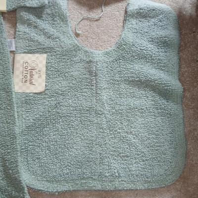 Brand new four-piece Green Mist bath rug set