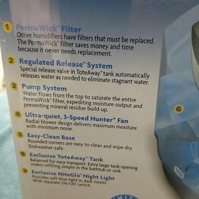 Hunter Carefree Humidifier Evaporative Humidifier Plus 2.2 gallon