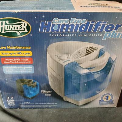 Hunter Carefree Humidifier Evaporative Humidifier Plus 2.2 gallon