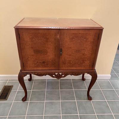 Queen Anne Style Drinks Cabinet (LR-RG)