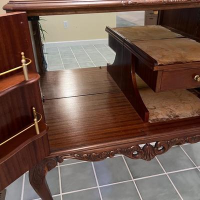 Queen Anne Style Drinks Cabinet (LR-RG)