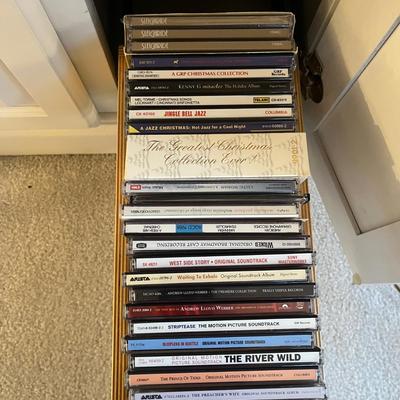 Hundreds of CDs (LR-MG)