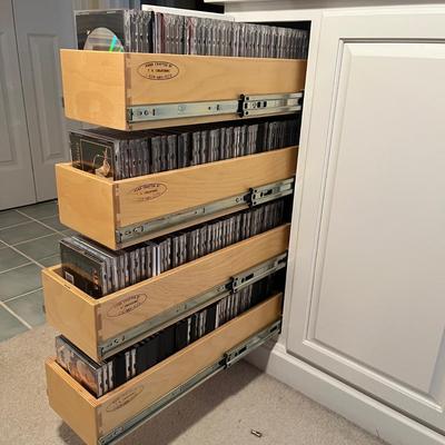 Hundreds of CDs (LR-MG)