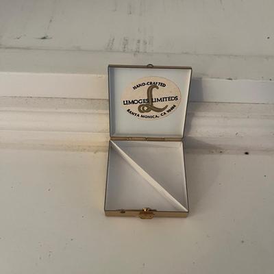 Vintage Pill Boxes & Compacts (LR-MG)