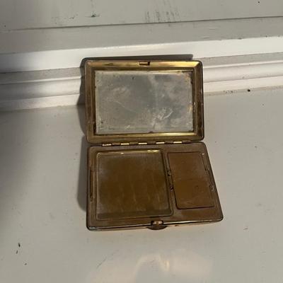 Vintage Pill Boxes & Compacts (LR-MG)