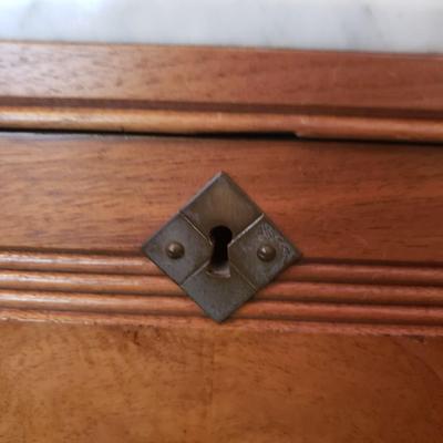 TG Buckley Three Drawer Dresser and Mirror (BGB-KD)