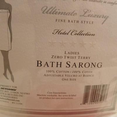 Ultimate Luxury fine bath Hotel collection Bath Sarong with hair towel and a nylon bath scrubby