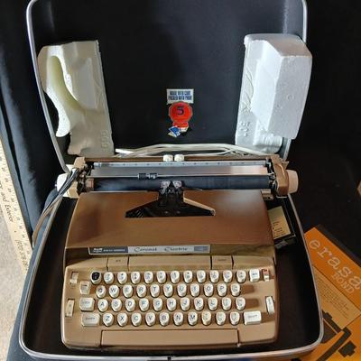 Classic! Smith Corona Coronet electric 12 typewriter with case. APPEARS BRAND NEW!!