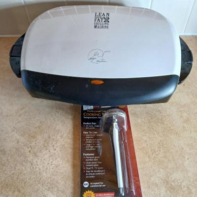 Lean Mean Fat Grilling Machine with cooking thermometer George Foreman