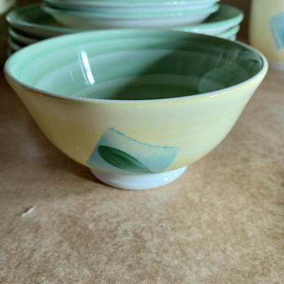 Pier 1 dinnerware set, pieces with leaf design