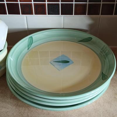 Pier 1 dinnerware set, pieces with leaf design