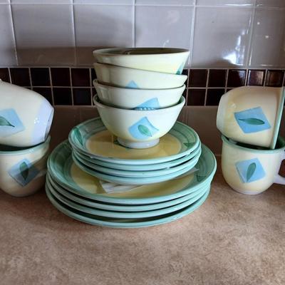Pier 1 dinnerware set, pieces with leaf design