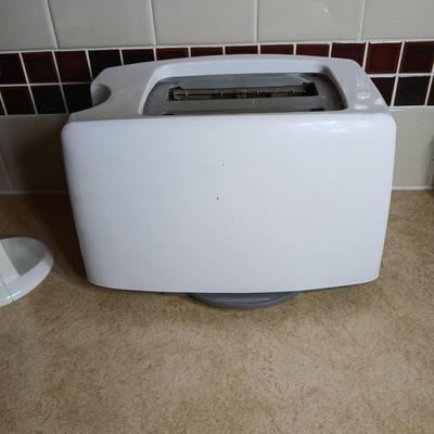 Small kitchen appliances Black and decker toast - it - all toaster and Kitchen gourmet can opener with knife sharpener