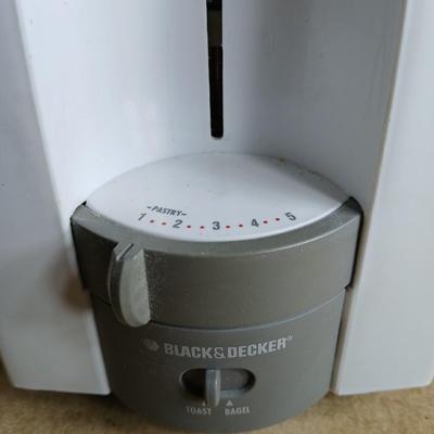 Small kitchen appliances Black and decker toast - it - all toaster and Kitchen gourmet can opener with knife sharpener