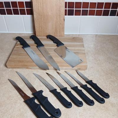 Kitchen Worthy stainless steel Knife set with two cutting boards