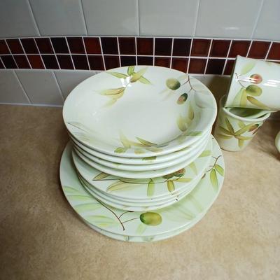 Gibson hand painted dinnerware set 16-piece set
