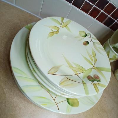 Gibson hand painted dinnerware set 16-piece set