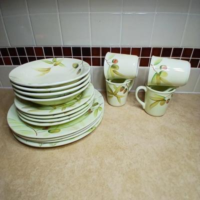 Gibson hand painted dinnerware set 16-piece set