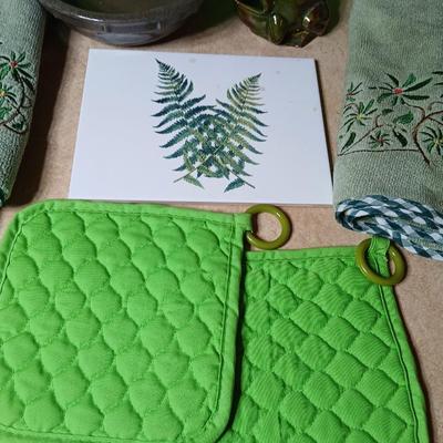 Green fabric appliance covers, with dish drying towels and soap dish frog