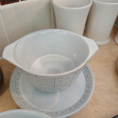 Small stoneware like Kitchen bowls and mugs with neat design