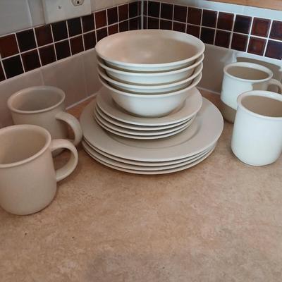 Libbey off white stoneware like dinnerware dishes set 16 pieces