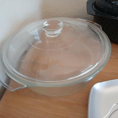 Nice enamel roasting pan, glass lidded casserole dish and a microwavable grill plate
