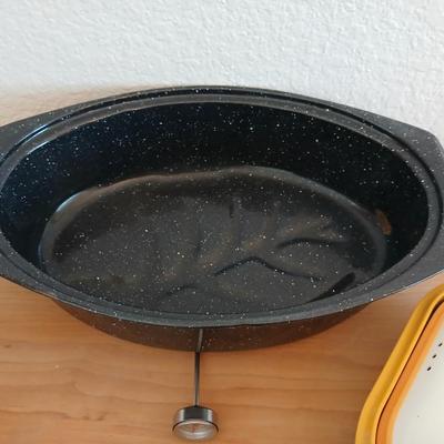 Nice enamel roasting pan, glass lidded casserole dish and a microwavable grill plate