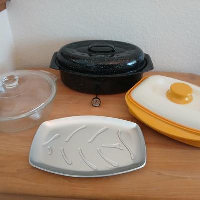 Nice enamel roasting pan, glass lidded casserole dish and a microwavable grill plate