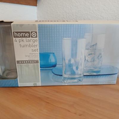 Brand new Home glass drinking set of 4 with wine glasses and aelegant glass vase