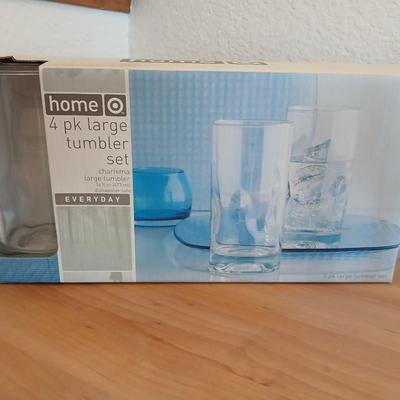 Brand new Home glass drinking set of 4 with wine glasses and aelegant glass vase