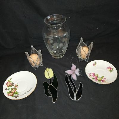 Beautiful Lenox butterfly vase with candles and stained-glass flowers