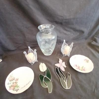 Beautiful Lenox butterfly vase with candles and stained-glass flowers