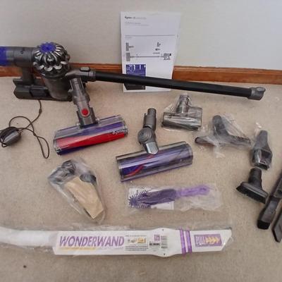 Dyson Vacuum sweeper Vacuum cleaner with attachments and charger