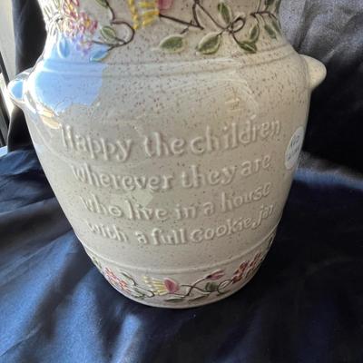 Lot 17 Red Wing Pennsylvania Dutch Cookie Jar
