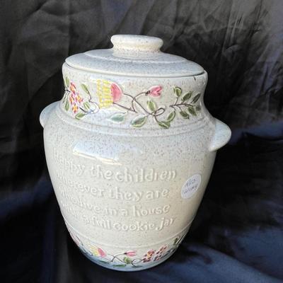 Lot 17 Red Wing Pennsylvania Dutch Cookie Jar