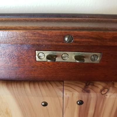 Queen Anne style Lift Top Cedar Chest (BGB-KD)